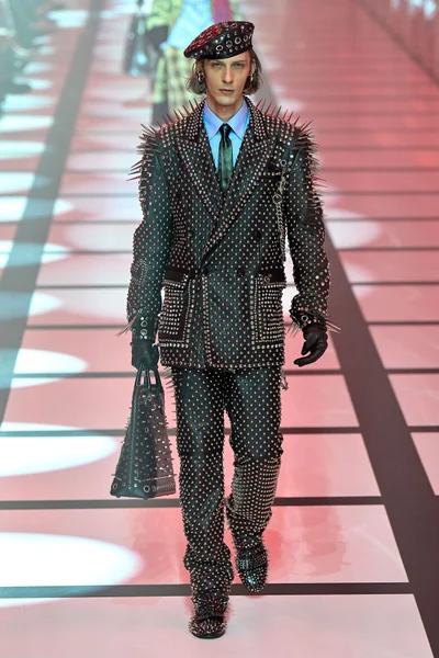 Look 80